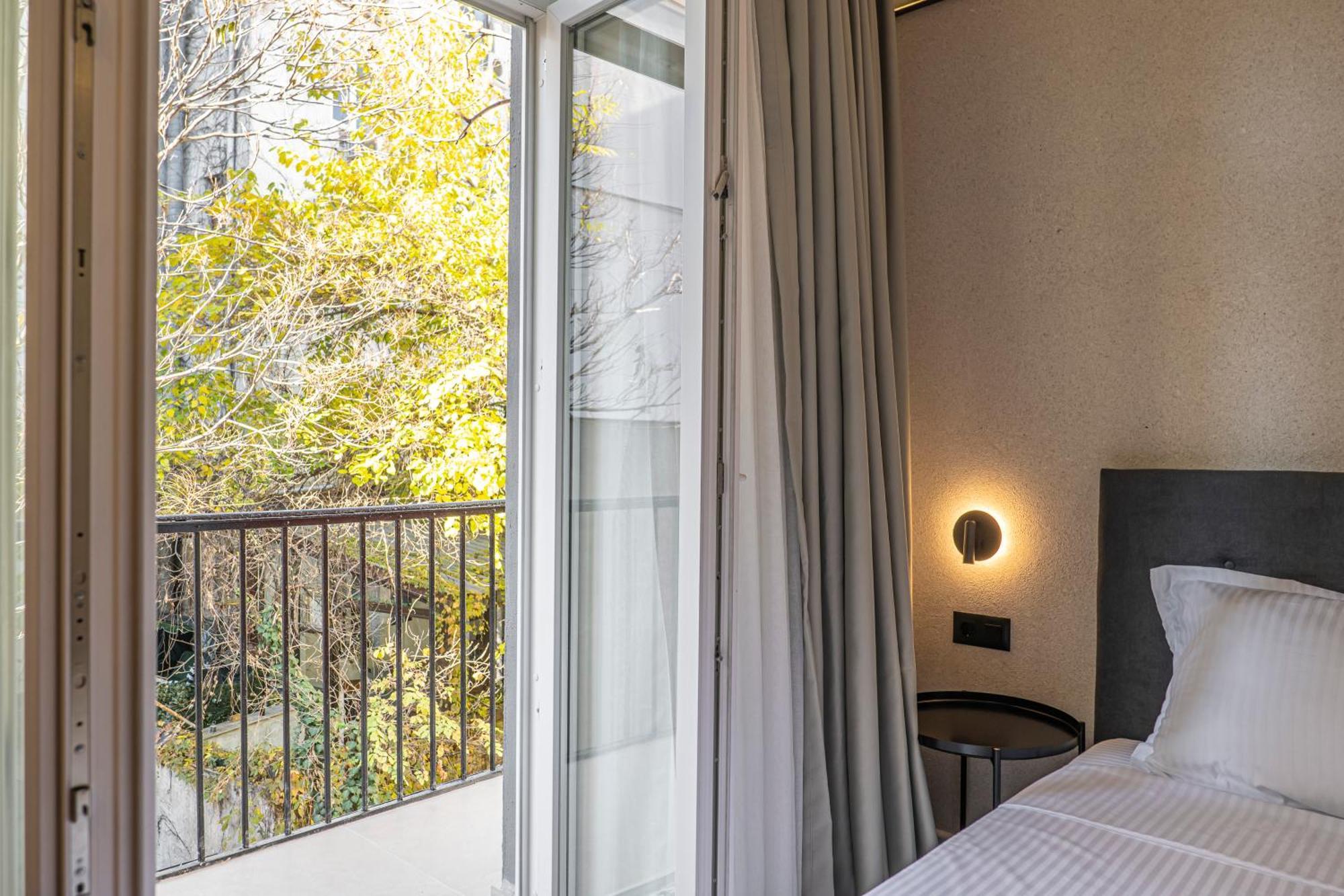 M Star Rooms, Private Parking, Sofia Top Center エクステリア 写真